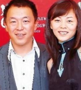 黄渤老婆近照曝光，原来长这般模样，网友：林志玲输得很彻底