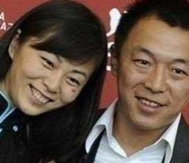 黄渤老婆近照曝光，原来长这般模样，网友：林志玲输得很彻底